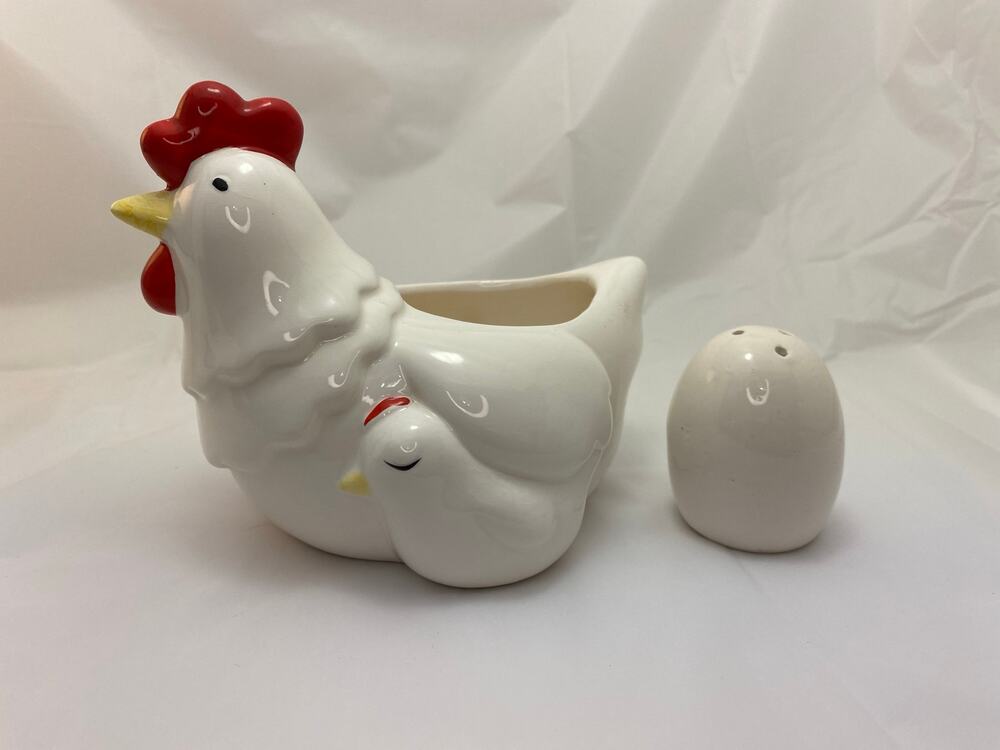 Vintage Ceramic Hen Planter & Chick Salt Pepper Shaker Set Country Farmhouse